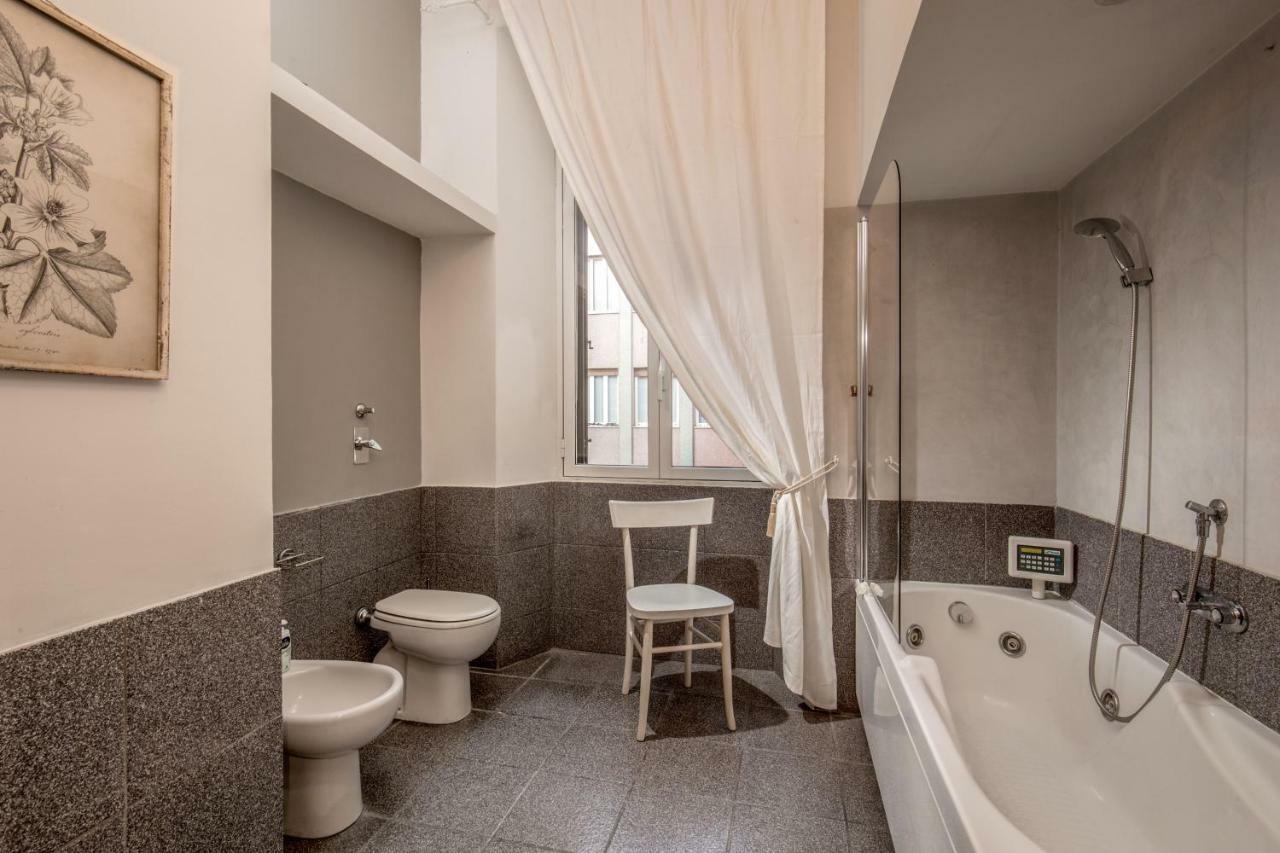 Daplace - Renzo Apartment Milaan Buitenkant foto